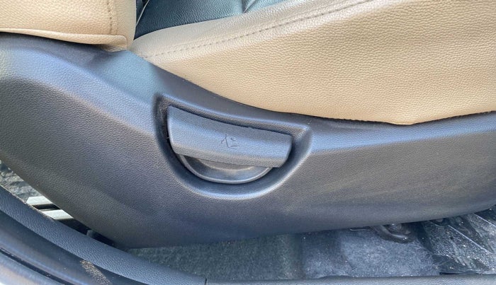 2019 Hyundai Xcent S 1.2, Petrol, Manual, 83,882 km, Driver Side Adjustment Panel