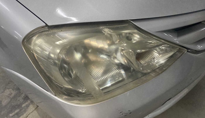 2011 Toyota Etios Liva G, Petrol, Manual, 64,980 km, Right headlight - Faded