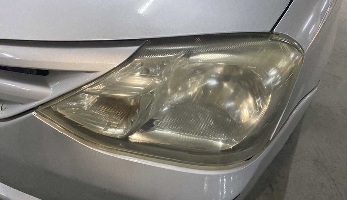2011 Toyota Etios Liva G, Petrol, Manual, 64,980 km, Left headlight - Faded