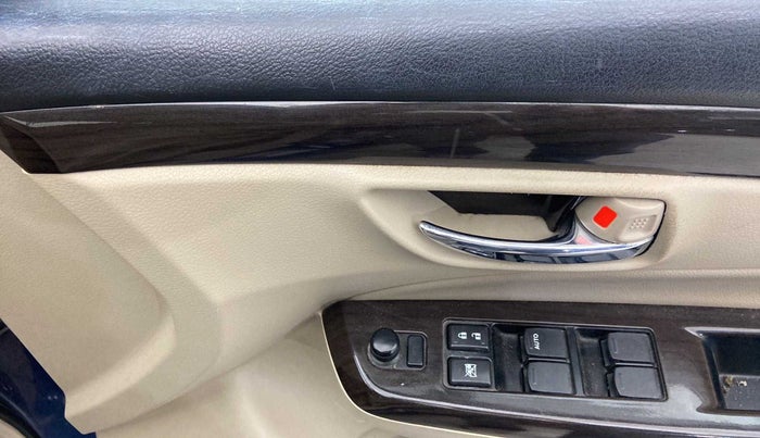 2017 Maruti Ciaz ZETA 1.4  AT PETROL, CNG, Automatic, 62,551 km, Driver Side Door Panels Control