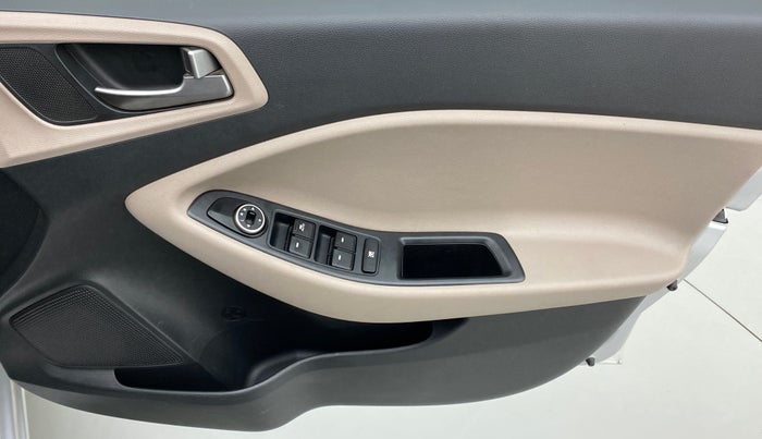 2014 Hyundai Elite i20 MAGNA 1.2, Petrol, Manual, 30,807 km, Driver Side Door Panels Control