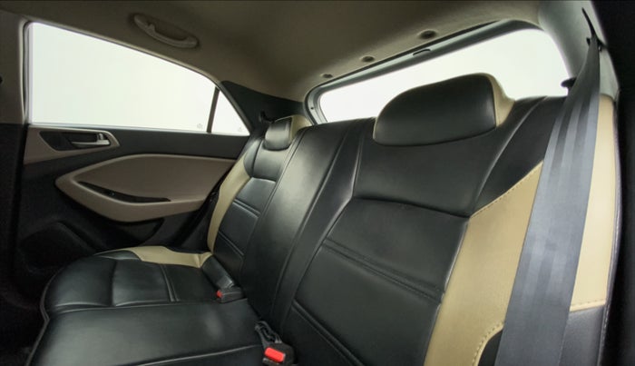 2014 Hyundai Elite i20 MAGNA 1.2, Petrol, Manual, 30,807 km, Right Side Rear Door Cabin