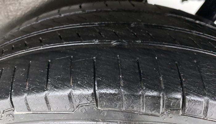 2014 Maruti Wagon R 1.0 LXI CNG, CNG, Manual, 71,276 km, Left Rear Tyre Tread
