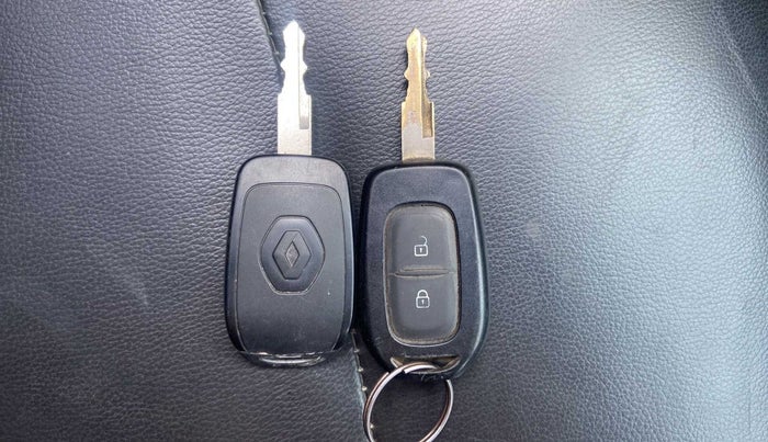 2016 Renault Kwid RXT 0.8, Petrol, Manual, 54,258 km, Lock system - Door lock knob has minor damage