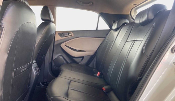 2017 Hyundai Elite i20 ASTA 1.2 (O), Petrol, Manual, 42,347 km, Right Side Rear Door Cabin