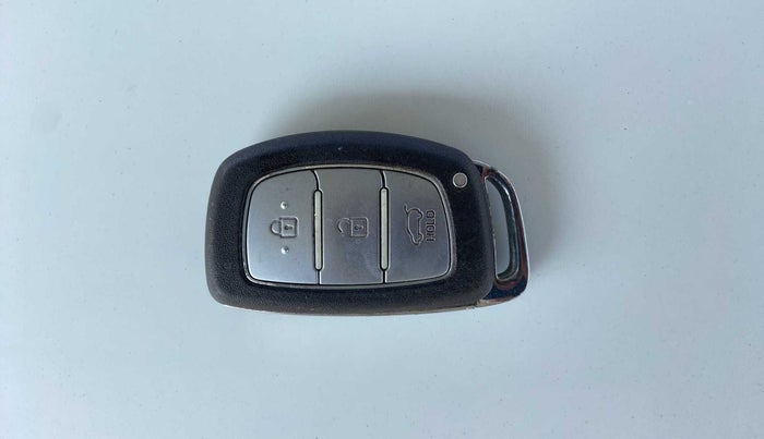 2017 Hyundai Elite i20 ASTA 1.2 (O), Petrol, Manual, 42,347 km, Key Close Up