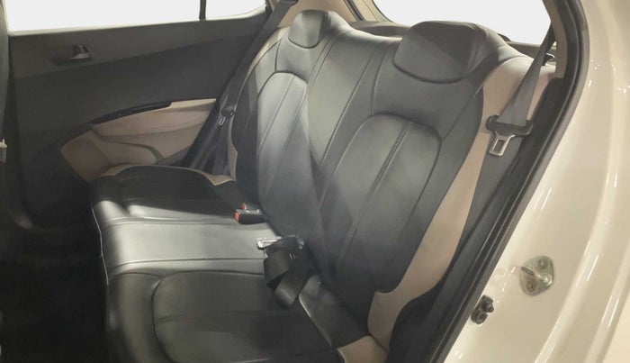 2017 Hyundai Grand i10 MAGNA 1.2 KAPPA VTVT, Petrol, Manual, 61,536 km, Right Side Rear Door Cabin