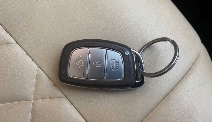 2014 Hyundai Grand i10 ASTA AT 1.2 KAPPA VTVT, Petrol, Automatic, 42,269 km, Key Close Up