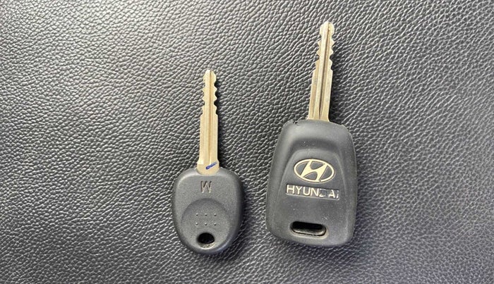 2017 Hyundai Grand i10 MAGNA 1.2 KAPPA VTVT, Petrol, Manual, 61,536 km, Key Close Up