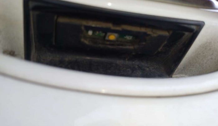 2017 Hyundai Grand i10 MAGNA 1.2 KAPPA VTVT, Petrol, Manual, 61,536 km, Dicky (Boot door) - Handle has minor damage