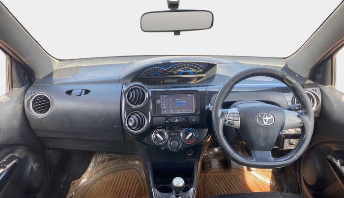 2015 Toyota Etios CROSS 1.4 VD, Diesel, Manual, 81,882 km, Dashboard
