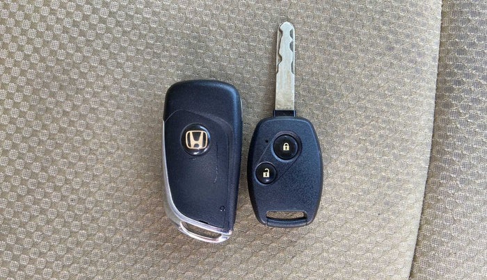 2014 Honda Brio S MT, Petrol, Manual, 64,114 km, Key Close Up