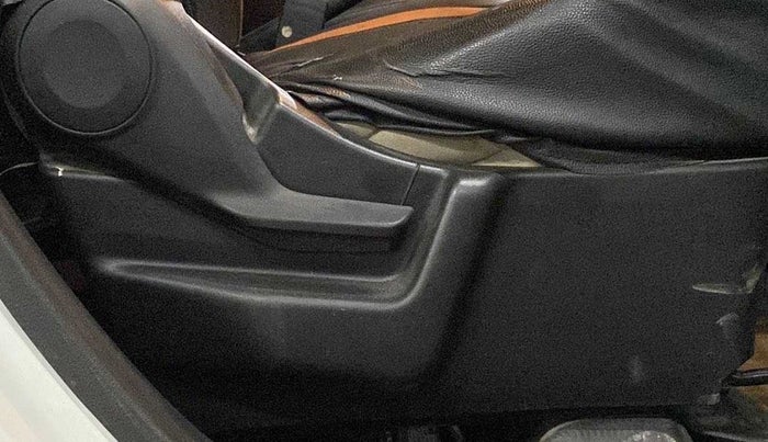 2019 Maruti New Wagon-R VXI 1.2, Petrol, Manual, 74,609 km, Driver Side Adjustment Panel