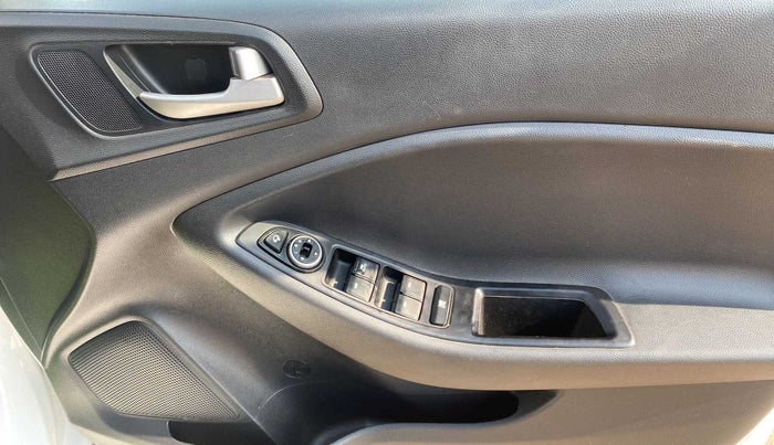 2018 Hyundai i20 Active 1.4 SX, Diesel, Manual, 91,891 km, Driver Side Door Panels Control