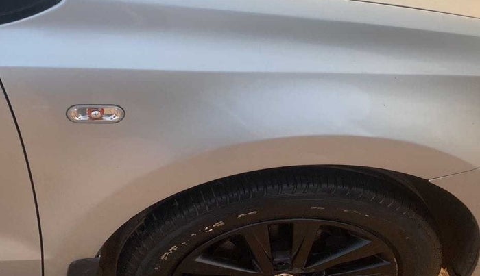 2014 Volkswagen Polo HIGHLINE DIESEL, Diesel, Manual, 98,519 km, Right fender - Slightly dented