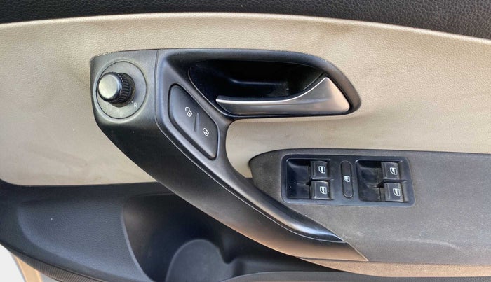 2014 Volkswagen Polo HIGHLINE DIESEL, Diesel, Manual, 98,519 km, Driver Side Door Panels Control