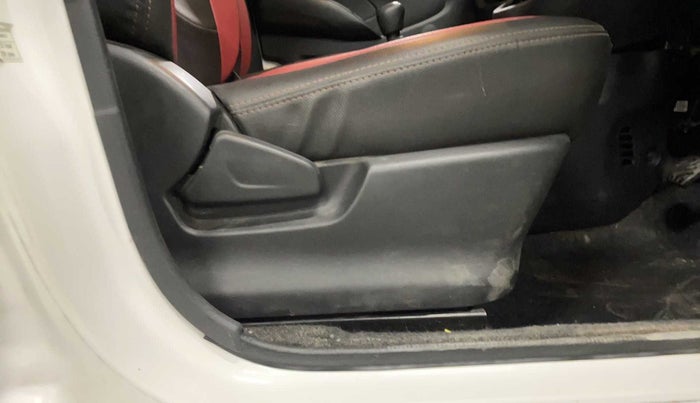 2018 Datsun Redi Go T (O), Petrol, Manual, 86,263 km, Driver Side Adjustment Panel