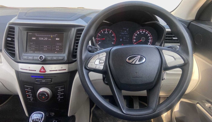 2020 Mahindra XUV300 W6 1.2 PETROL, Petrol, Manual, 7,785 km, Steering Wheel Close Up