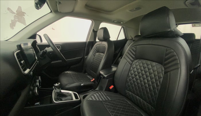 2020 Hyundai VENUE SX PLUS 1.0 TURBO DCT, Petrol, Automatic, 28,532 km, Right Side Front Door Cabin