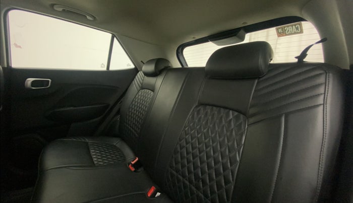 2020 Hyundai VENUE SX PLUS 1.0 TURBO DCT, Petrol, Automatic, 28,532 km, Right Side Rear Door Cabin