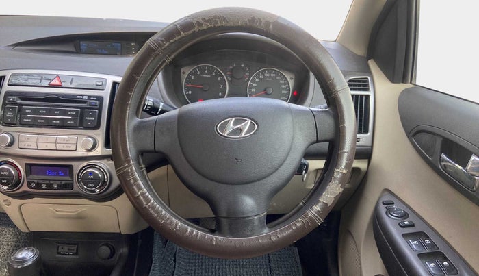 2012 Hyundai i20 MAGNA (O) 1.2, CNG, Manual, 66,217 km, Steering Wheel Close Up