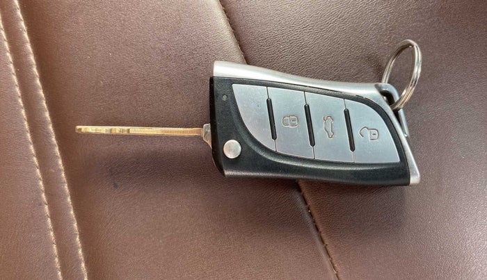2019 Hyundai NEW SANTRO MAGNA, Petrol, Manual, 24,339 km, Lock system - Remote key not functional