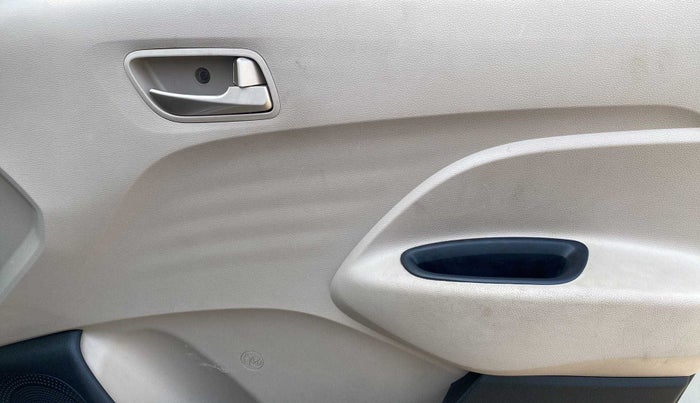 2019 Hyundai NEW SANTRO MAGNA, Petrol, Manual, 24,339 km, Driver Side Door Panels Control