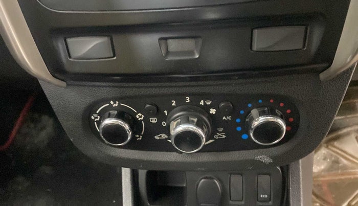 2018 Renault Duster RXS CVT, Petrol, Automatic, 57,139 km, AC Unit - Directional switch has minor damage