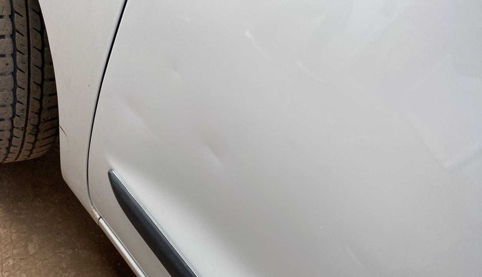 2016 Maruti Wagon R 1.0 VXI AMT, Petrol, Automatic, 27,964 km, Front passenger door - Minor scratches