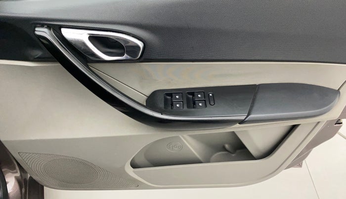 2017 Tata Tiago XZA PETROL, Petrol, Automatic, 80,180 km, Driver Side Door Panels Control