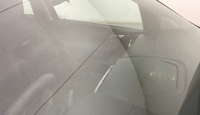 2017 Tata Tiago XZA PETROL, Petrol, Automatic, 80,180 km, Front windshield - Minor spot on windshield