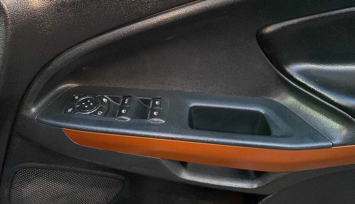 2019 Ford Ecosport TITANIUM 1.5L SPORTS(SUNROOF) DIESEL, Diesel, Manual, 25,721 km, Driver Side Door Panels Control