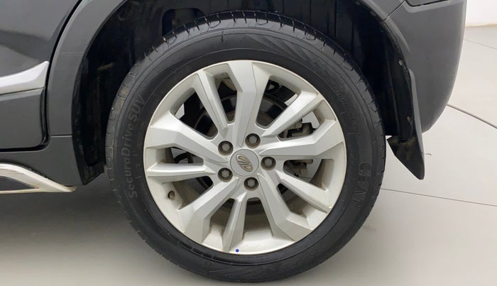 2019 Mahindra XUV300 W8 1.5 DIESEL, Diesel, Manual, 72,213 km, Left Rear Wheel
