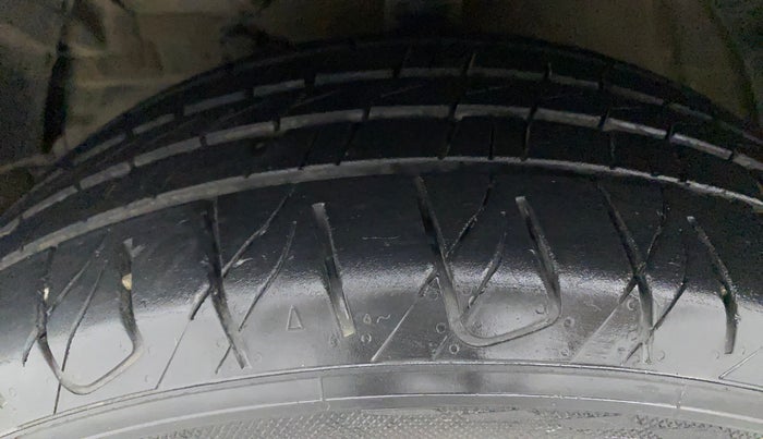2019 Mahindra XUV300 W8 1.5 DIESEL, Diesel, Manual, 72,213 km, Left Front Tyre Tread