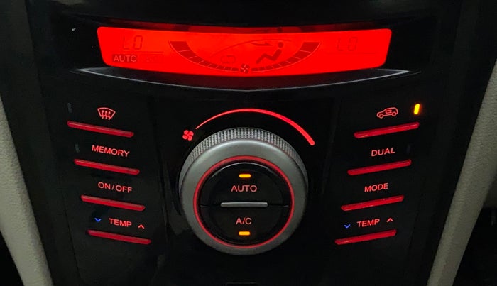 2019 Mahindra XUV300 W8 1.5 DIESEL, Diesel, Manual, 72,213 km, Automatic Climate Control