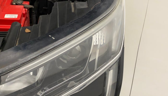 2019 Mahindra XUV300 W8 1.5 DIESEL, Diesel, Manual, 72,213 km, Left headlight - Faded