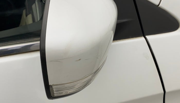 2018 Maruti Ciaz ALPHA 1.4 PETROL, Petrol, Manual, 73,694 km, Right rear-view mirror - Minor noise