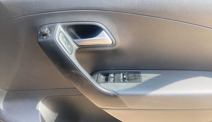 2019 Volkswagen Polo COMFORTLINE 1.0L MPI, Petrol, Manual, 18,914 km, Driver Side Door Panels Control