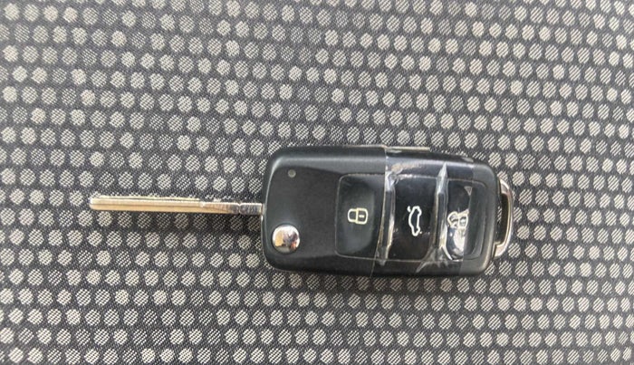 2019 Volkswagen Polo COMFORTLINE 1.0L MPI, Petrol, Manual, 18,914 km, Key Close Up