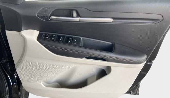 2021 KIA SONET HTX 1.5, Diesel, Manual, 48,307 km, Driver Side Door Panels Control