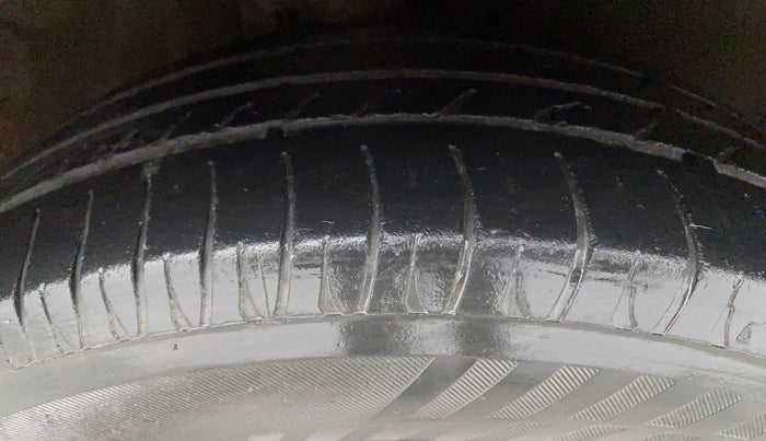 2015 Maruti Celerio ZXI, Petrol, Manual, 1,20,920 km, Right Front Tyre Tread