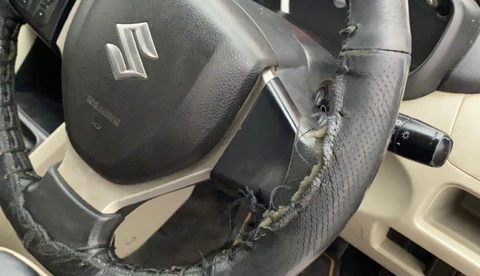 2015 Maruti Celerio ZXI, Petrol, Manual, 1,20,920 km, Steering wheel - Steering cover is minor torn