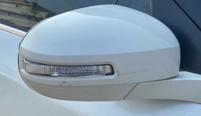2014 Maruti Swift VDI, Diesel, Manual, 91,238 km, Right rear-view mirror - Cover has minor damage