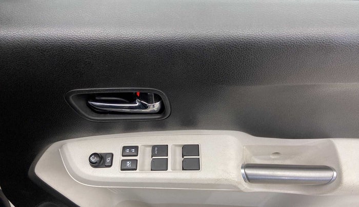 2020 Maruti IGNIS ALPHA 1.2 AMT, Petrol, Automatic, 19,389 km, Driver Side Door Panels Control