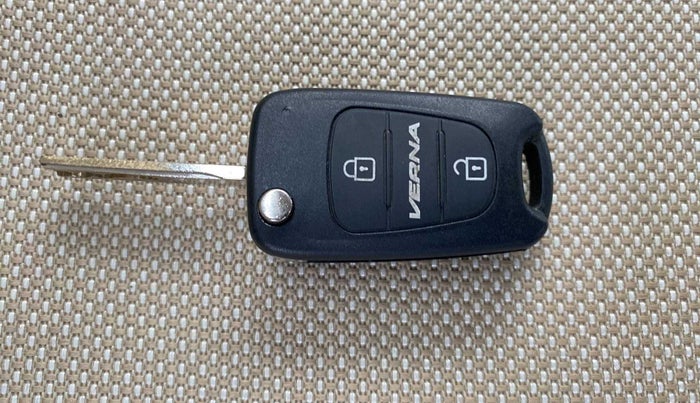 2012 Hyundai Verna FLUIDIC 1.4 VTVT, Petrol, Manual, 61,979 km, Key Close Up