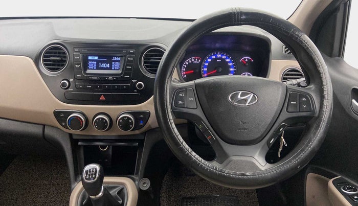 2017 Hyundai Xcent SX 1.2, CNG, Manual, 69,702 km, Steering wheel - Sound system control has minor damage