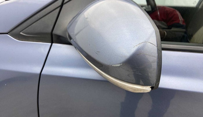 2017 Hyundai Xcent SX 1.2, CNG, Manual, 69,702 km, Left rear-view mirror - Indicator light has minor damage