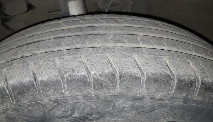 2020 Hyundai VENUE S 1.2, Petrol, Manual, 14,291 km, Left front tyre - Minor crack