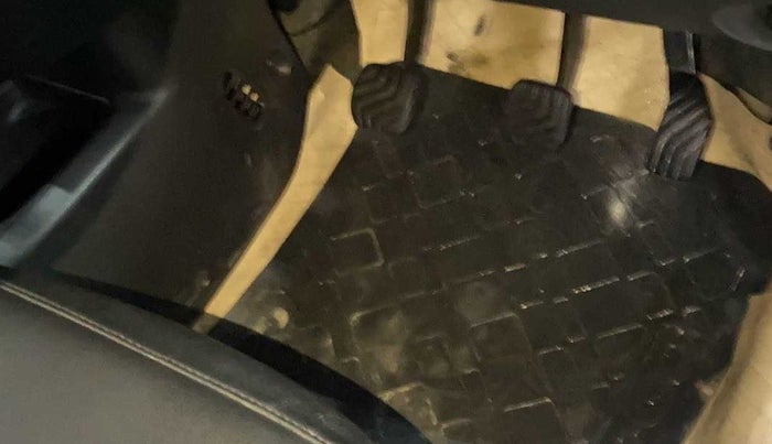 2019 Datsun Redi Go S, Petrol, Manual, 25,975 km, Flooring - Carpet is minor damage