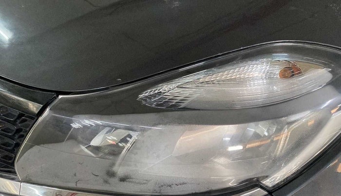 2018 Tata NEXON XM PETROL, CNG, Manual, 71,403 km, Left headlight - Minor scratches